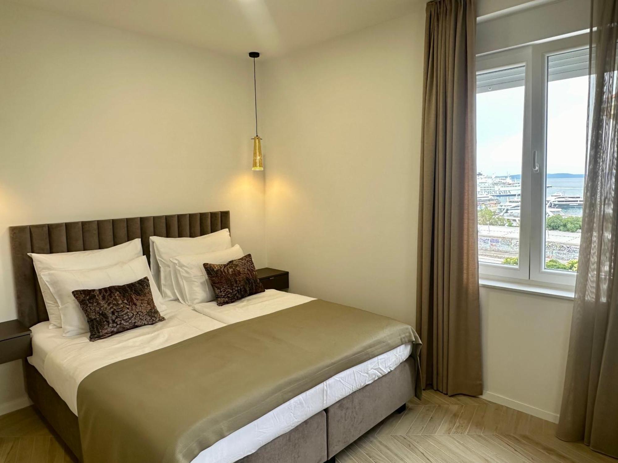 Mariani Luxury Rooms In Center Split Exterior foto