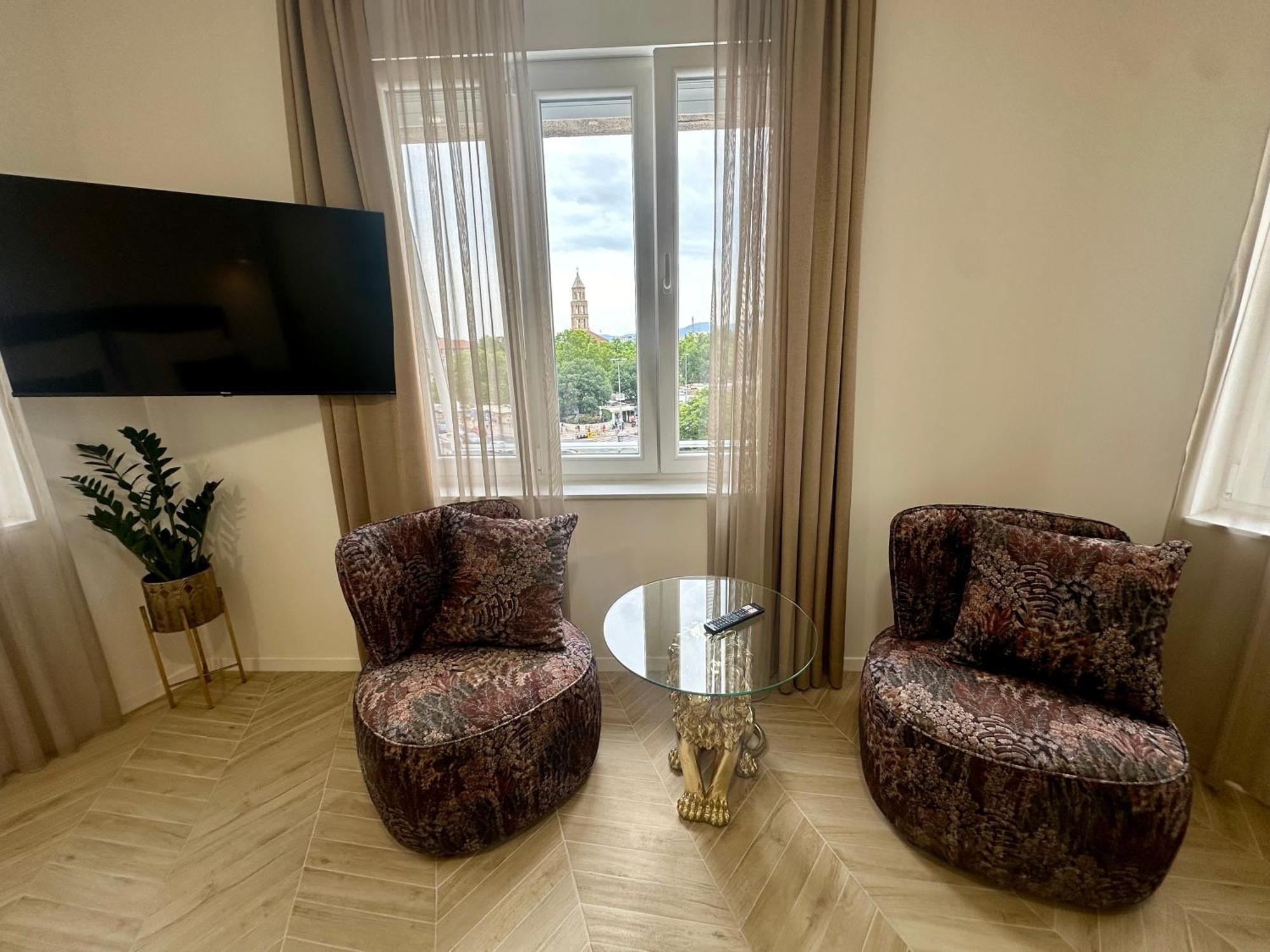 Mariani Luxury Rooms In Center Split Exterior foto